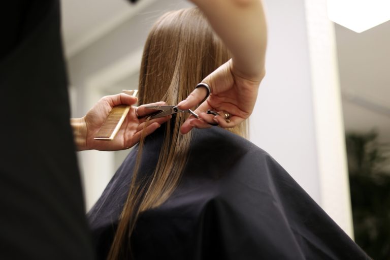 Knippen bij Kapsalon Trendline